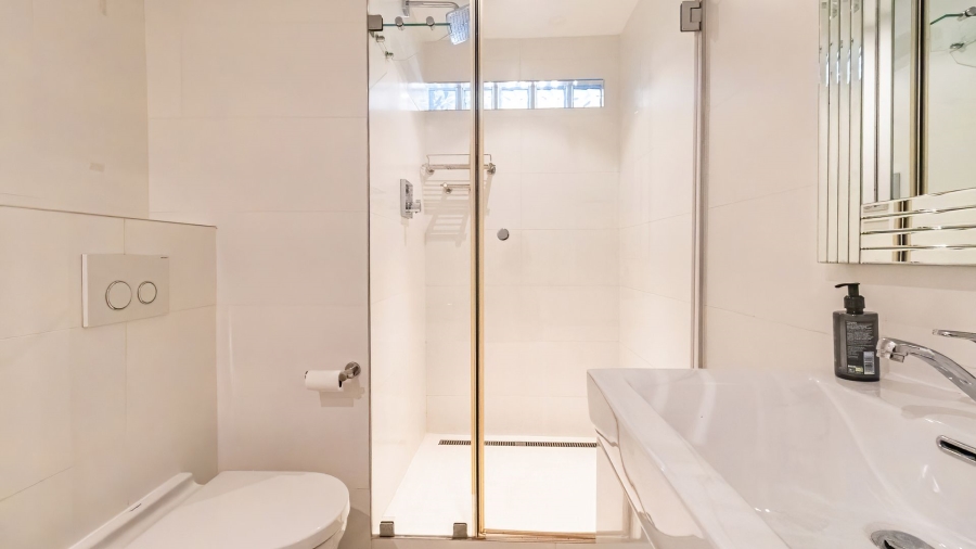 To Let 4 Bedroom Property for Rent in Gordons Bay Village Western Cape